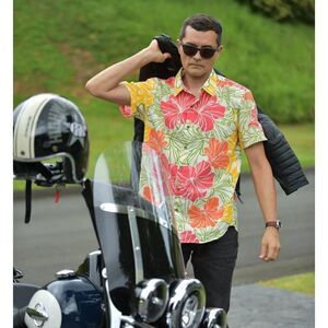 NEW Cora Spearman Hawaii Mens Groovy Hibiscus Shirt